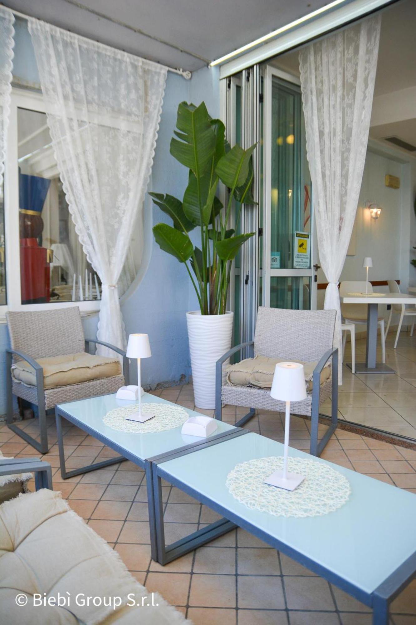 Hotel Giorg - Waterpark Included Rimini Exterior foto