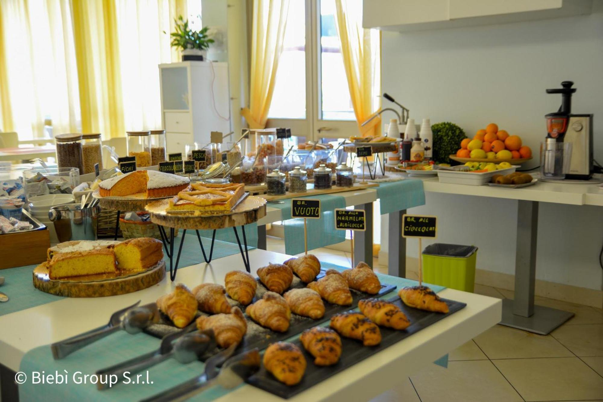 Hotel Giorg - Waterpark Included Rimini Exterior foto